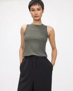 Crew Neck Tank - R Essentials