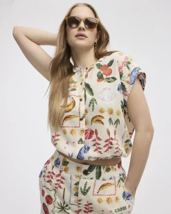 Extended-Sleeve Crew-Neck Buttoned-Down Blouse