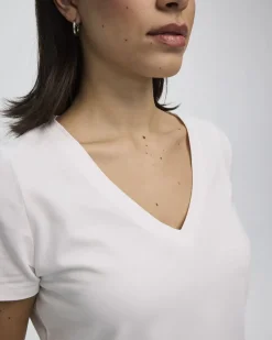 Fitted V-Neck T-Shirt - R Essentials