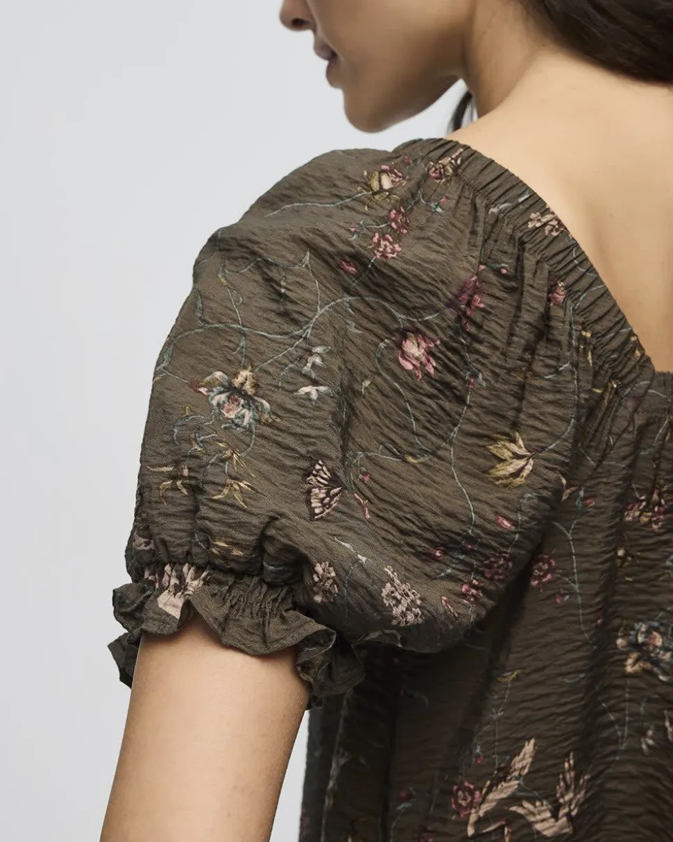 Short-Volume-Sleeve Square-Neck Blouse