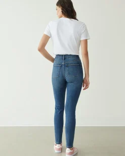 Skinny-Leg High-Rise Jean - The Signature (R)
