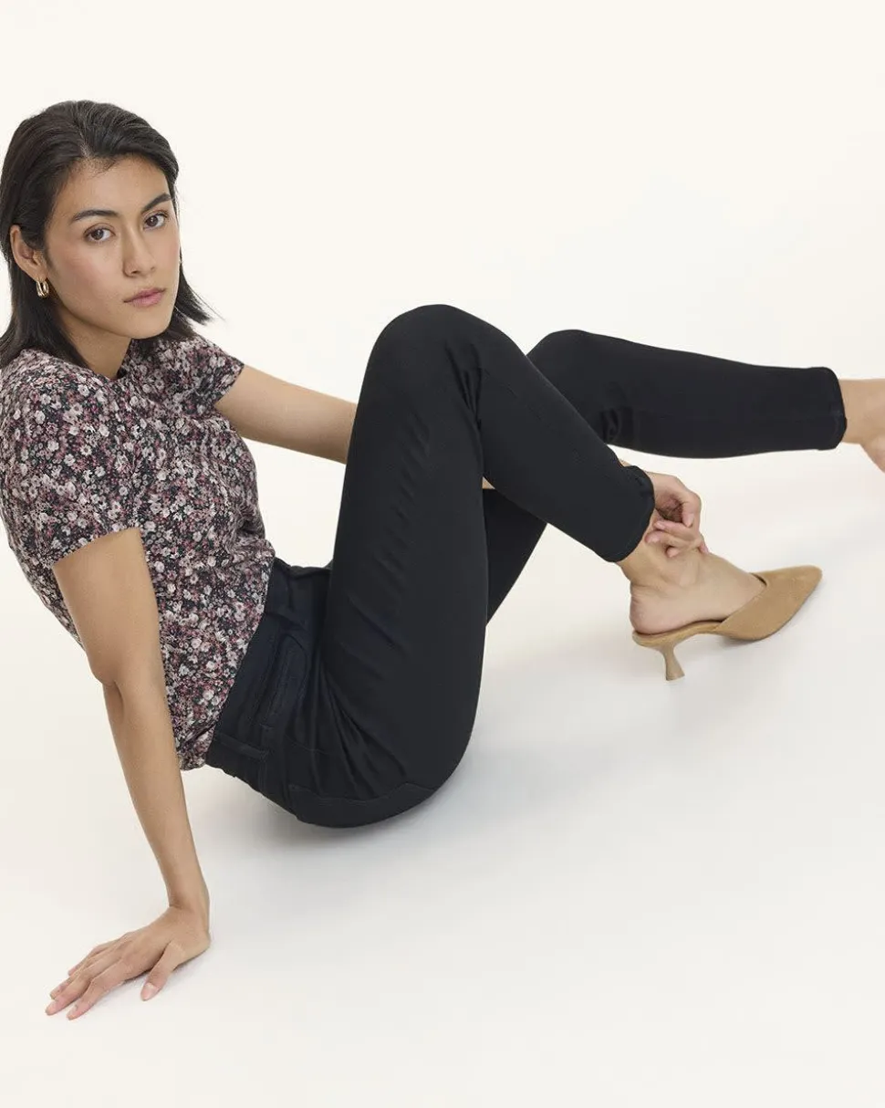 Skinny-Leg High-Rise Jean - The Signature (R)
