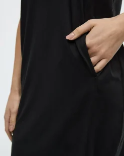 Sleeveless Crew-Neck Dress - Dry-Lux (R) Hyba