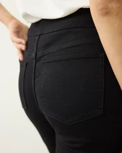 Straight-Leg Mid-Rise Jean - The Comfort - Tall