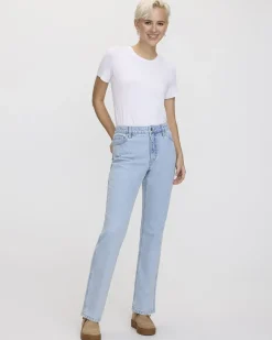 Straight-Leg Mid-Rise Jean - The Classic