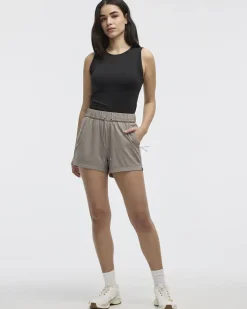 Stretch Pull-On Shorts with Zipped Pockets - Hyba