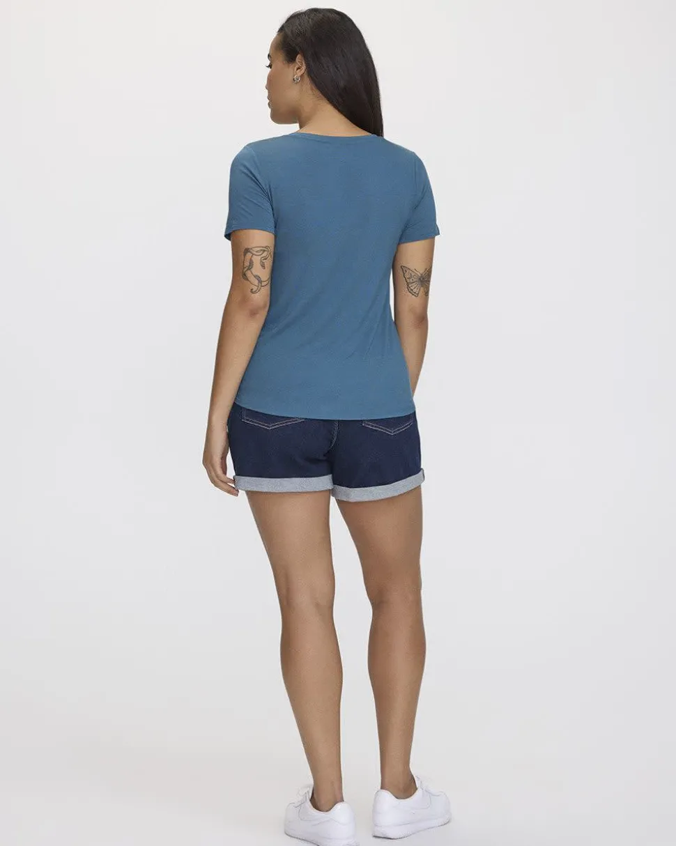 V-Neck T-Shirt - R Essentials