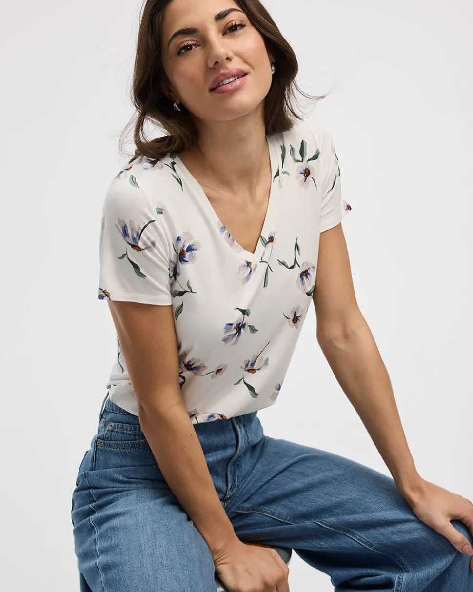 V-Neck T-Shirt - R Essentials
