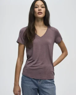 V-Neck T-Shirt - R Essentials