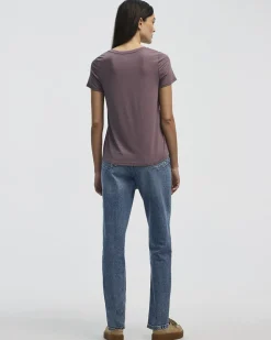 V-Neck T-Shirt - R Essentials