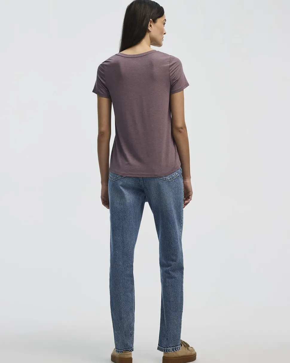 V-Neck T-Shirt - R Essentials