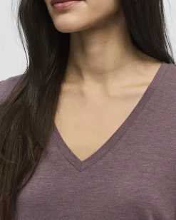 V-Neck T-Shirt - R Essentials