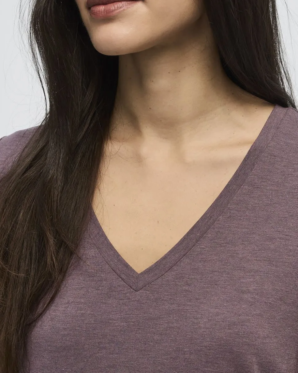 V-Neck T-Shirt - R Essentials