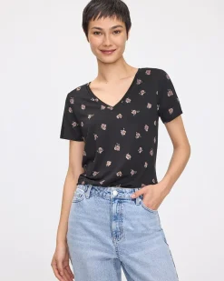 V-Neck T-Shirt - R Essentials