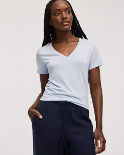 V-Neck T-Shirt - R Essentials
