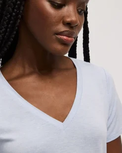V-Neck T-Shirt - R Essentials