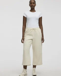 Wide-Leg Cropped Jean